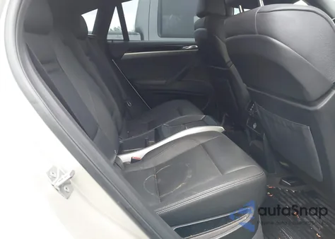 2010 BMW X6 xDrive50I z USA, uszkodzony, nr VIN 5UXFG8C55ALZ94414